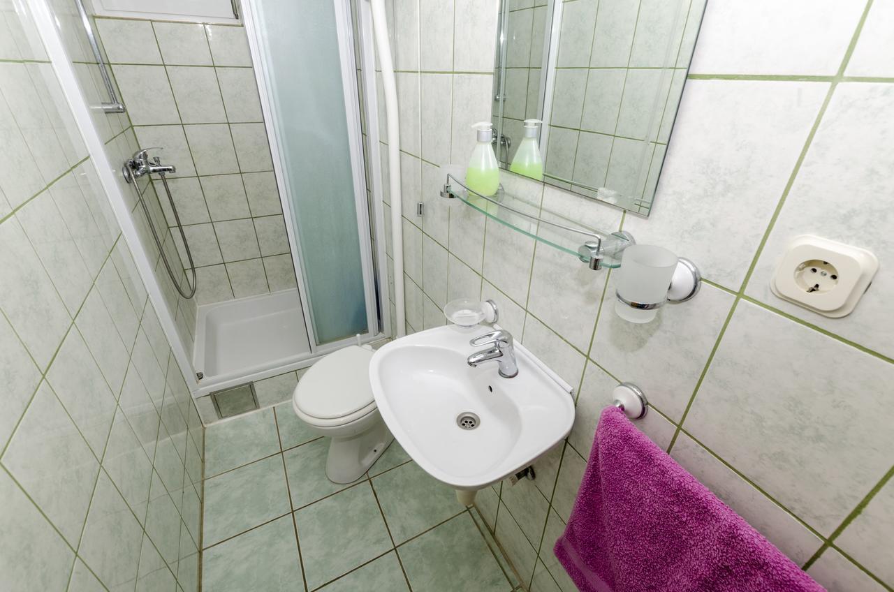 Apartments Dinko Gdinj Ngoại thất bức ảnh