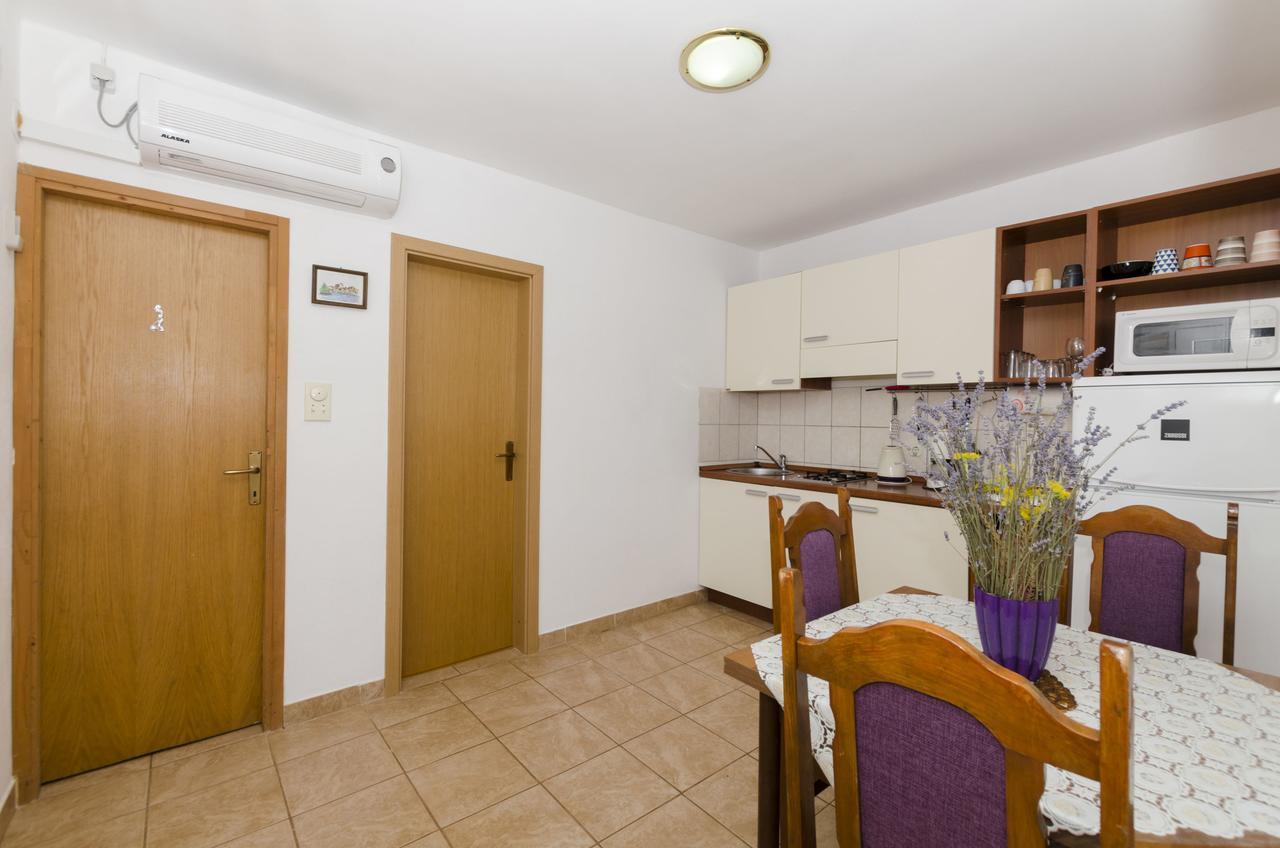Apartments Dinko Gdinj Ngoại thất bức ảnh